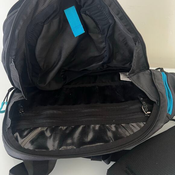 Thule Thume Sweden Legend GoPro Sling Pack Black Blue - Picture 6 of 8